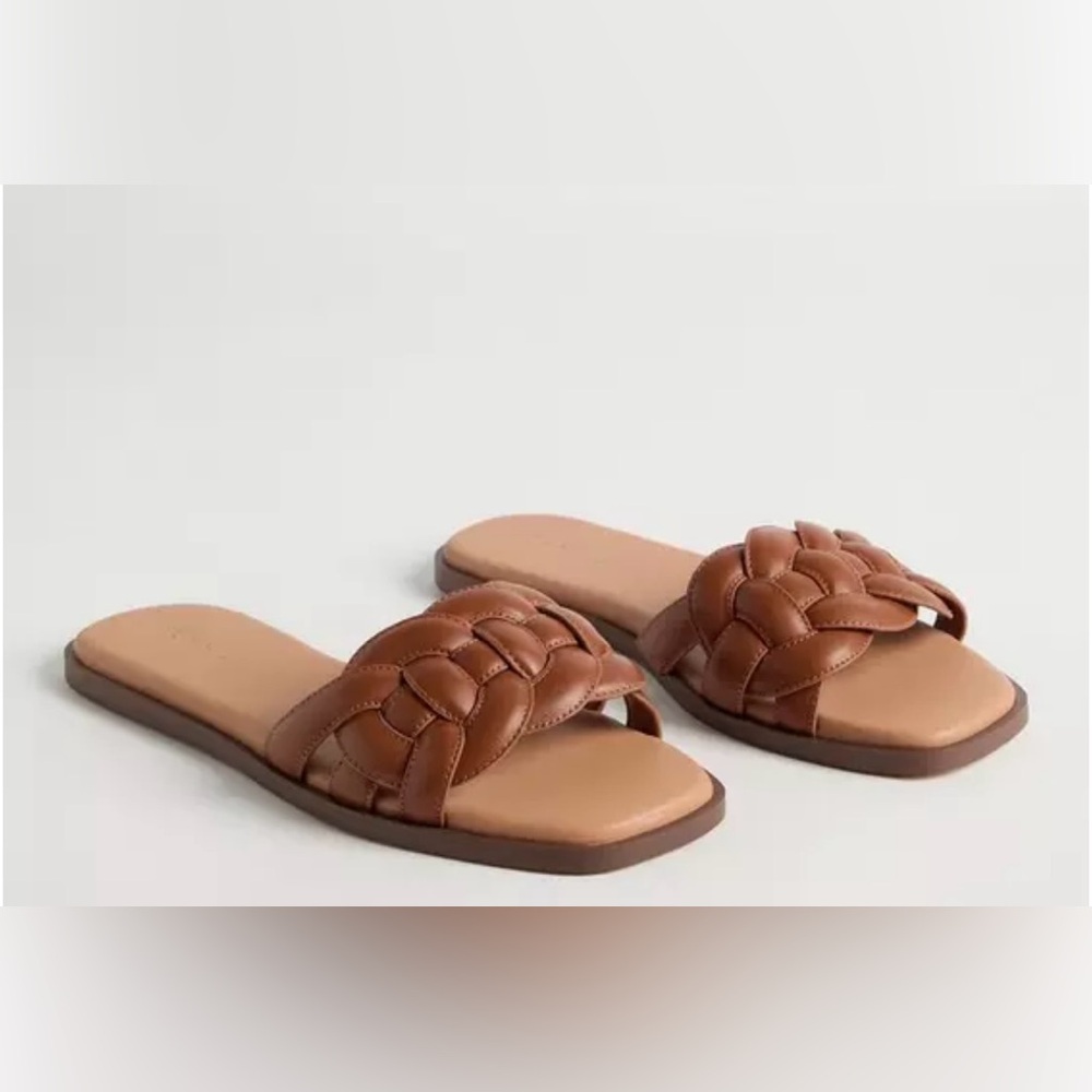 NWT 🤍 Braided Sandal (WW)